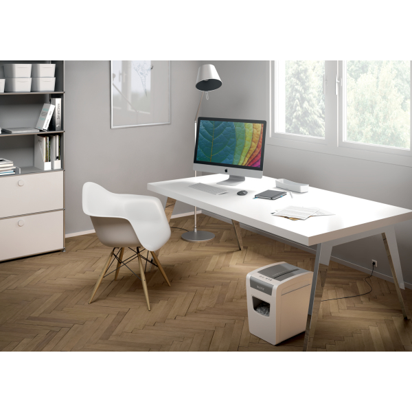 LEITZ IQ Home Office Slim Aktenvernichter mit Partikelschnitt P-4, 4 x 28 mm, bis 10 Blatt, weiß